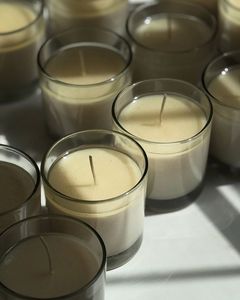 Velas de pilar coloridas con diseño de arcoíris para decoración del hogar, forma cilíndrica duradera - Product Image 4