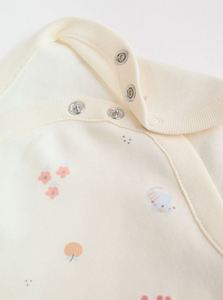 Combinaison bébé Annamar Clothing personnalisée en bambou 95% et élasthanne 5%, écologique, douce, extensible et respirante, pour toutes les saisons - Product Image 5