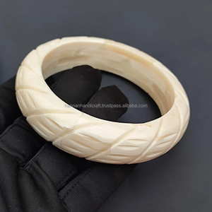 Romantic Gold-Plated Wavy Resin Cuff Bracelets Colorful <b>Pearl</b>-Main Stone Irregular Geometric Design Transparent Resin Fashion - Product Image 4