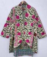 Manteau d'hiver réversible brodé à la main Kantha Suzani, motif floral respirant, style bohème du Rajasthan, veste longue