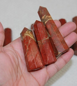 Tour de cristal de jaspe rouge poli en forme de crayon, objet de collection d'art Feng Shui - Product Image 6