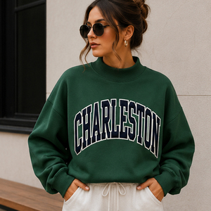 Pull-over sportif surdimensionné pour femme, col rond, imprimé lettres, en chenille personnalisée, idéal pour l'hiver et les jours de match – Grande Vente - Product Image 3