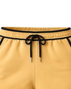 Shorts en molleton de coton personnalisés pour femme, jaune moutarde avec contraste noir, taille élastique, décontracté, été, sport, détente - Product Image 5