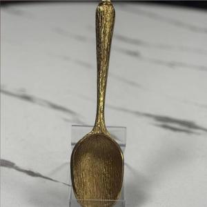 Cuillère à glace avec manche au design de branche noire fantaisie - Product Image 6