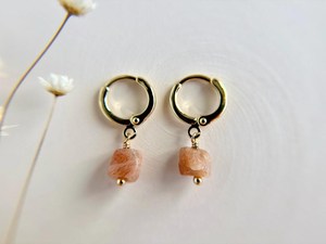 Hermosos Pendientes de Aro con Piedra Solar de Diseño, Pendientes de Cubo con Piedra Solar Color Durazno, Pendientes de Aro Chapados en Oro sobre Plata de Ley 925 - Product Image 5