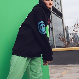 เสื้อฮู้ดดี้พิมพ์ลายพัฟฟ์สำหรับผู้ชาย ขายส่ง คุณภาพพรีเมียม เสื้อฮู้ดดี้คุณภาพสูง พิมพ์ลายพัฟฟ์ สำหรับผู้ชาย ผ้าคอตตอนผสม - Product Image 5