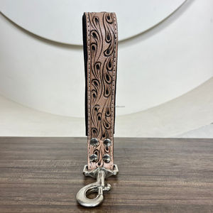 2025 Venta al por mayor de lujo de cuero mecanizado a mano perro plomo duradero personalizable cuero genuino tráfico plomo para entrenamiento y caminar - Product Image 4