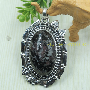 Pendentif en pierre précieuse Edulite naturelle, argent sterling 925, fait main, vintage, ovale, cabochon, bijou bohème, cadeau pour femme, unisexe - Product Image 2
