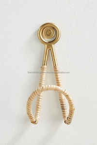 Alphabet doré un patère crochets muraux en laiton d'une seule pièce crochets décoratifs en métal élégant et support pour la décoration de la maison - Product Image 4