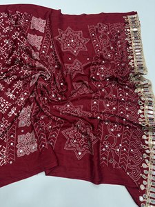 Sari en satin imprimé Reglance Royal Reflection Magic avec broderie miroir et bordure en dentelle lourde, design traditionnel gujarati pour tous - Product Image 5