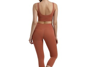 Ensemble de yoga personnalisé très tendance pour femme, style unique, motif uni, respirant, marque privée, devant - Product Image 2