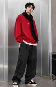 Fabricamos sudaderas y hoodies personalizados para empresas, ofrecemos venta al por mayor directa de fábrica, y ropa urbana de marca privada y prendas de lujo. - Product Image 6