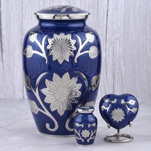 Urna Funeraria de Latón con Diseño Floral Azul y Plateado, Acabado Brillante, para Cenizas Humanas, Recuerdo Funerario y Entierro - Product Image 1