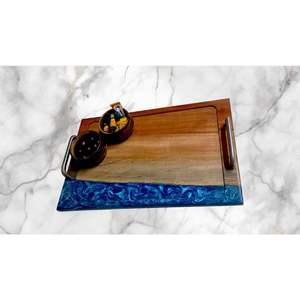 Bandeja de Servir de Madera de Acacia y Resina Epoxi con Asas de Metal, Bandeja Decorativa de Madera para Aperitivos para el Hogar y la Cocina - Product Image 4