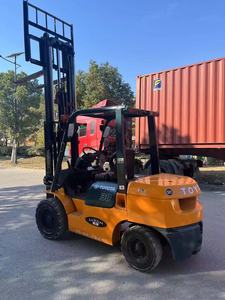 Montacargas Diésel Usado TOYOTA7F30, Capacidad de Carga de 3 Toneladas, Mástil de Dos/Tres Etapas, Tracción 4x4 Todoterreno, Modelo 2022, Fabricado en Japón, Venta Económica - Product Image 6