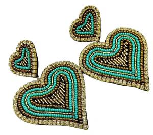 Boucles d'oreilles pendantes pour femmes CRYSTAL CRAFT HEART, style bohème indien, perles de verre tissées à la main, pompon papillon, broderie animale - Product Image 1