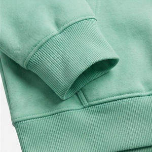 เสื้อฮู้ดดี้ผ้าฝ้ายหนานุ่มสำหรับผู้หญิง สีสันปรับแต่งได้ พร้อมขนเฟอร์ อุ่นสบายสำหรับฤดูหนาว รับผลิตตามแบรนด์ พร้อมสกรีนลายด้านหน้า - Product Image 6