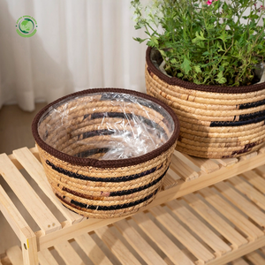 Juego de 2 cestas de jacinto de agua con forros de plástico, cestas de almacenamiento hechas a mano, venta al por mayor, ecológicas, hechas en Vietnam - Product Image 6