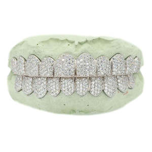 Juego Completo de Lujo de Grillz Hip Hop Iced Out con Acabado de Moissanita Micro Pavé, Chapado en Plata y Rodio, con Engaste de Bisel Personalizado, Joyería para Dientes - Product Image 3