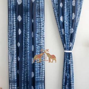 Rideaux en coton faits à la main, style indien moderne, tie-dye, impression personnalisée, rideaux en coton tie-dye pour salons - Product Image 5