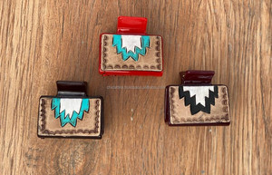 Nouvel arrivage de mini pinces à cheveux occidentales élégantes faites à la main en cuir gravé Mini pinces à cheveux en cuir Accessoires de cheveux pour femmes - Product Image 3