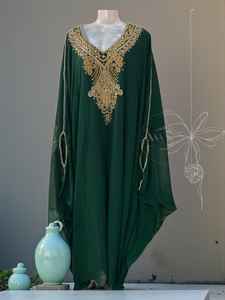 ชุดอาบายะผ้าชีฟองแบบเรียบร้อยสำหรับงานเทศกาลปี 2026 ขายส่งแบบใหม่ ตกแต่งด้วยเลื่อมแบบไหล่เดียว ความยาวคลุมเท้า สไตล์อิสลาม - Product Image 6