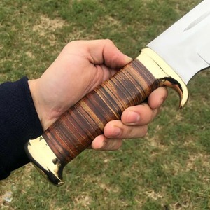Cuchillo Bowie de Estilo Moderno Hecho a Mano con Hoja de Acero D2, Mango de Cuero y Funda de Cuero, Ajustable para Uso en Exteriores - Product Image 4