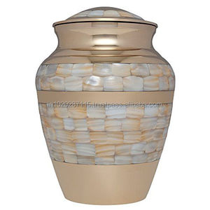 Urna de cenizas humanas de cremación para adultos de latón sólido duradero para almacenamiento de cenizas de larga duración con Diseño Artesanal único - Product Image 3