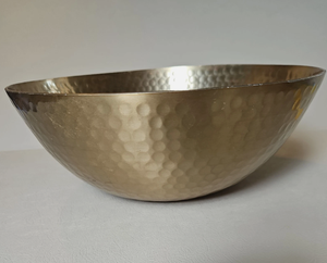 Cuenco Decorativo de Metal Dorado Martillado de Lujo, Cuenco de Metal Martillado Aurelia, Cuenco con Detalles en Oro Luminara, Cuenco Central Martillado Regal - Product Image 2