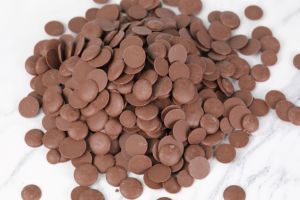 Prix de gros Fabrication OEM/ODM Chocolat pur HALAL Boutons de chocolat au lait véritable 38% de cacao Biscuits Fournisseur exportateur - Product Image 3