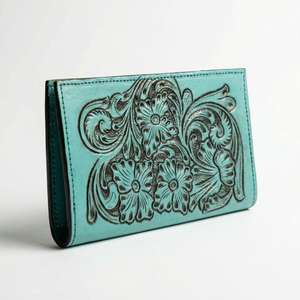 Portefeuille de voyage en cuir véritable 100% fait main, gravé de motifs floraux, pour femme, avec porte-passeport, porte-cartes d'identité, de crédit et de monnaie. - Product Image 2