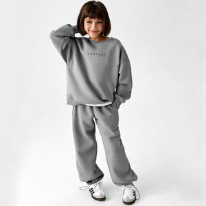 Conjuntos de sudaderas para niñas, conjuntos deportivos oversize con hombros caídos, conjuntos de pantalones deportivos, joggers de pierna recta con logo personalizado, conjuntos de invierno - Product Image 3