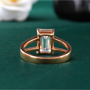 แหวนหมั้นทองคำโรสโกลด์ 14K ประดับเพชรแล็บโกรว์ทรงเอเมอรัลด์ 3.01 กะรัต ดีไซน์แบบแยกก้าน - Product Image 4