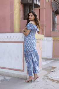 Robe indienne élégante en coton faite à la main, robe de soirée à la mode pour femme, tenue d'été pour mariée, cadeau personnalisé, robe en solde - Product Image 4