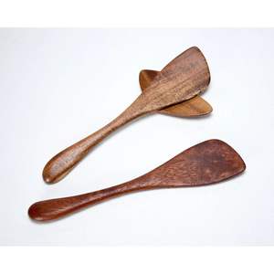 Cuchara de Cocina de Madera de Mango Hecha a Mano, Diseño Sostenible, Utensilio de Cocina Ecológico - Product Image 3