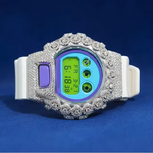 Montre numérique hip-hop unique avec lunette argentée incrustée de pierres, bracelet blanc, cadran coloré et pierres scintillantes, style bijou. - Product Image 4