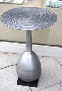 Table d'appoint en métal argenté brossé avec plateau à anneaux concentriques et piétement en forme de goutte d'eau, petite table basse d'appoint, cadeau, en promotion - Product Image 6