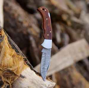 Couteau pliant artisanal professionnel en acier Damas, de qualité industrielle, pour le camping en extérieur, avec étui. - Product Image 5