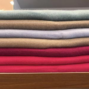 Bufanda de Invierno Ultrafina de Lujo para Mujer, Tejida a Mano, Verde, de Cachemira, Cómoda, Ligera, para Otoño y Primavera, Pashmina KMB de Nepal - Product Image 5