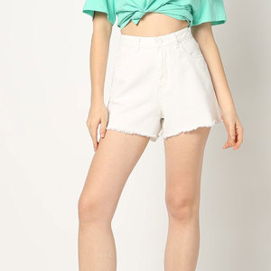 Shorts de Mezclilla con Dobladillo Curvo para un Ajuste Elegante, Shorts de Mezclilla Elástica con Puños Enrollables, Shorts Clásicos de Mezclilla Azul - Product Image 1