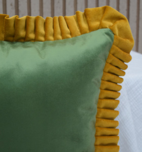 Luxury Soft Velvet Ruffle Edge Cushion Cover Hot Selling Premium <b>Throw</b> Pillow Case for Sofa Bedroom Home Decoration Supplier - Product Image 2