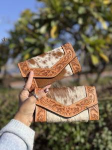 กระเป๋าคลัทช์หนังแกะสลักลายด้วยมือ กระเป๋าหนังวัวแท้ทันสมัยอเนกประสงค์ กระเป๋าคลัทช์หนังสไตล์ตะวันตกสำหรับผู้หญิง - Product Image 5