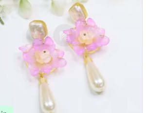 Pendientes de Diseño de Alta Calidad con Acabado Dorado y Aspecto de Perlas, Elegantes para Mujeres y Niñas, para Bodas y Fiestas - Product Image 2
