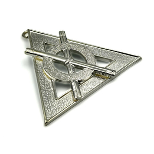 Pin Masónico de Pirámide de Aleación de Zinc Plateado, Joyería Coleccionable de Metal Fundido a Presión, el Más Vendido, Tamaño OEM - Product Image 1