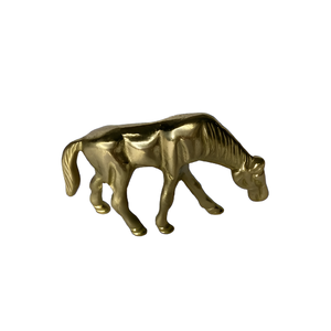 Tradebyd Sculpture artisanale en métal moulé Décor artistique unique pour les maisons - Product Image 1