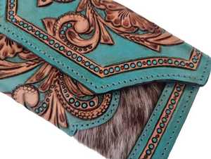 Bolso de Mano Tipo Clutch con Solapa Azul Cielo, 100% Cuero Genuino, Estilo Bohemio, con Bordado a Mano - Product Image 2