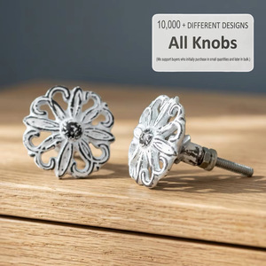Poignées de meubles en fonte de fer rustiques modernes en forme de fleur pour armoires, salles de bain, hôtels, gymnases, tiroirs - Durables - Product Image 4