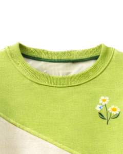 Sudadera Personalizada para Mujer en Verde Lima y Azul Marino, Cuello Redondo, Felpa Suave, Informal, para Invierno, con Detalle Bordado - Product Image 5