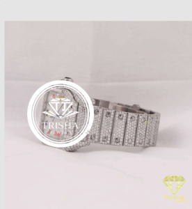 Reloj de Diamantes Moissanite Personalizado con Incrustaciones Completas, Esfera con Números Romanos de Colores y Engaste de Piedras VVS - Product Image 2