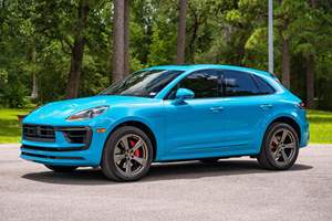 Maccan S TwinTurbo V.6 AWD 2023 Color Miami Blue, Listo para Conducir - Product Image 2